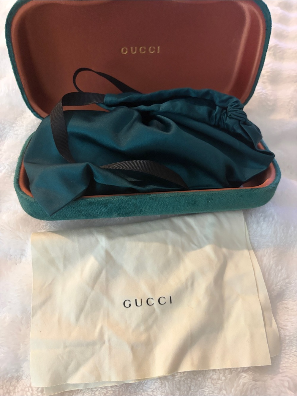 Gucci Women's Gold Frame Sunglasses with Gradient Dark Green Lenses 55 MM - Picture 4 of 4